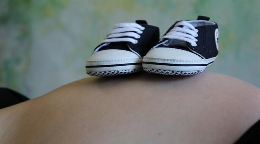 Komplikácie tehotenstva.  Aké komplikácie môžu nastať počas tehotenstva?  Aké komplikácie môžu nastať na začiatku tehotenstva?