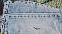 Cara mencuci aspal dari jeans dan pakaian lainnya