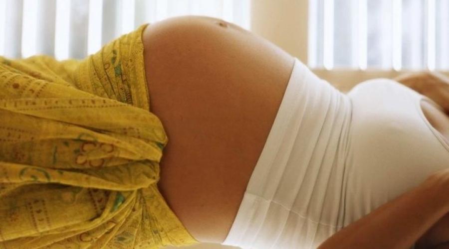 Τι συμβαίνει εάν μια έγκυος κοιμάται ανάσκελα.  Μπορούν οι έγκυες να κοιμούνται ανάσκελα;  Πόσο επικίνδυνη είναι η θέση της μητέρας ανάσκελα για το μωρό της;
